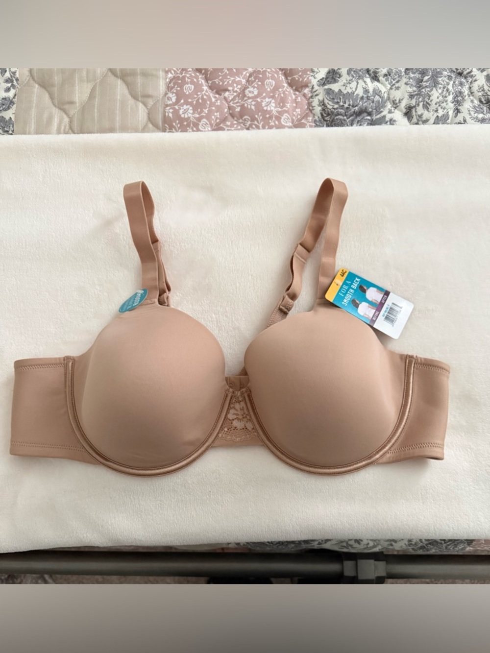NWT women’s Vanity Fair Underwire Bra in Tan, size 44C